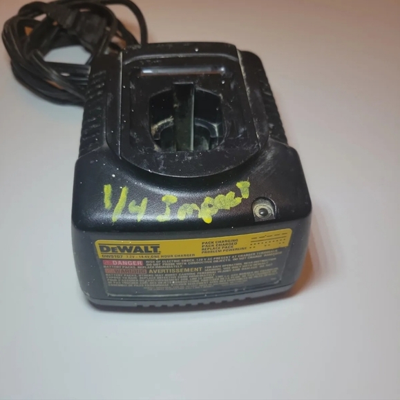 DW9107 7.2-14.4v Dewalt One Hour Battery Charge - Picture 2 of 6